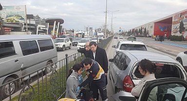 Çanakkale Belediye Başkanı Erkek'in otomobili kazaya karıştı; 1 yaralı