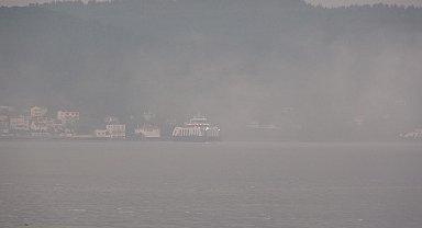 Çanakkale Boğazı'nda gemi trafiği, sis nedeniyle askıya alındı
