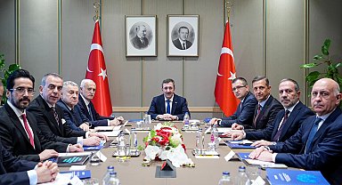 Cevdet Yılmaz, DEİK Başkanı Olpak ve iş konseyi başkanlarıyla bir araya geldi