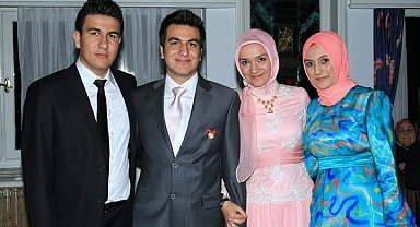 Cumhurbaşkanı Erdoğan, otel yangınında ölen ailenin cenazesine katıldı