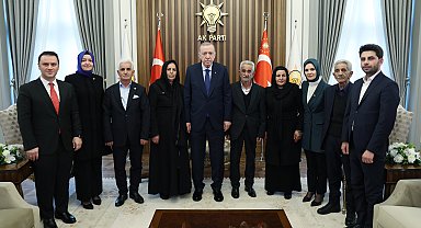 Cumhurbaşkanı Erdoğan, PKK'lı teröristlerce katledilen Aykut ve Boz ailelerinin yakınlarıyla görüştü