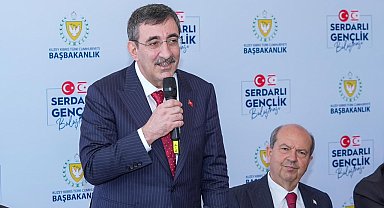 Cumhurbaşkanı Yardımcısı Yılmaz, KKTC'de gençlerle bir araya geldi