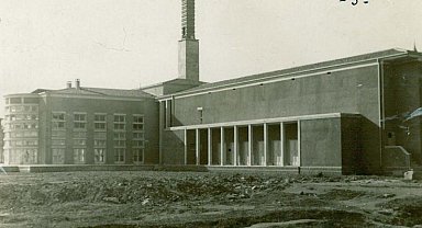 Cumhuriyet döneminin eserlerinden olan Halkevi binası, gençlik merkezi olarak yeniden faaliyette