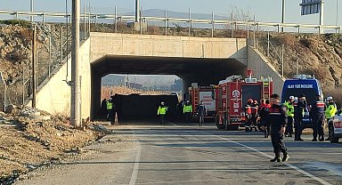 Denizli'de işçileri taşıyan midibüs devrildi; 4 ölü