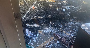 Devrilen elektrikli ısıtıcıdan çıkan yangında dumandan etkilendi