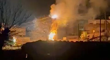 Diyarbakır'da, elektrik trafosundaki patlamalar kamerada