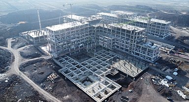 Diyarbakır'da şehir hastanesinde ameliyatlar depremde de durmayacak; 802 sismik izolatör kullanıldı