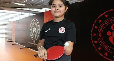 Doğuştan bir eli olmayan Maya, masa tenisinde başarılarıyla örnek oluyor