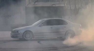 Drift atan ehliyetsiz sürücüye 65 bin TL ceza