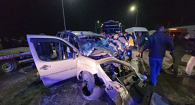 Düzce'de 3 araç kazaya karıştı; 7 yaralı