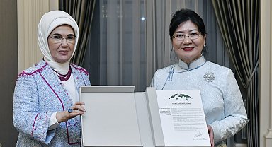 Emine Erdoğan, Moğolistan Cumhurbaşkanının eşi Luvsandorj ile bir araya geldi