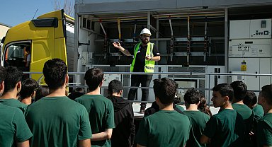 Enerjisa Dağıtım Şirketleri'nin mobil eğitim TIR'ı deprem bölgesini ziyaret edecek