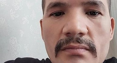 Eşini bıçakla yaralayıp, yaşamına son verdi