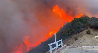 FBI, Los Angeles yangınlarına müdahale eden uçağa havada çarpan dronu soruşturuyor