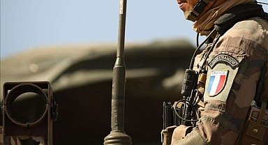 Fransa, Çad'daki bir askeri üsten daha çekildi