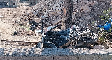 Gaziantep'te ağaca çarpan motosikletteki 2 kişi öldü