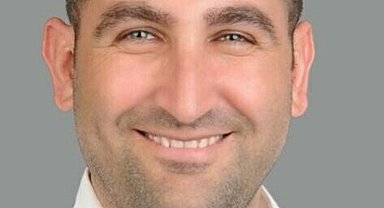 Hafriyat kamyonu, iki otomobile çarptı; 1 ölü