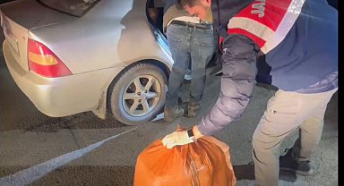 Hakkari'de otomobilde 49 kilo metamfetamin ele geçirildi