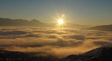 Hakkari'de sis etkili oldu