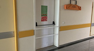 Hastanede yangın merdiveni girişlerinin kapatılma görüntülerine bakanlık açıklaması