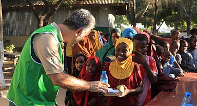 İHH: Çalışmalarımız 2024'te 1 milyondan fazla yetim çocuğa ulaştı