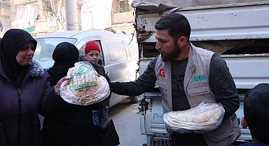 İHH, Suriye'ye 2024 yılında bin 194 TIR yardım malzemesi gönderdi