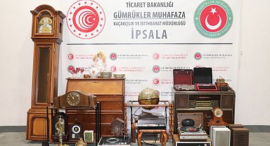 İpsala Sınır Kapısı'nda, minibüste antika eşyalar ele geçirildi