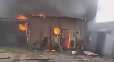 İstanbul - Arnavutköy'de tekstil atölyesinin deposu yandı