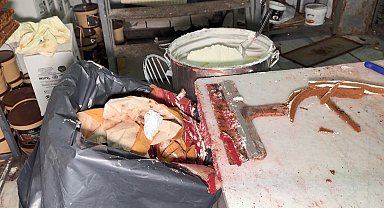 İstanbul - Avcılar'da 4 ay önce mühürlenen imalathanede pasta üretimi yaparken yakalandılar