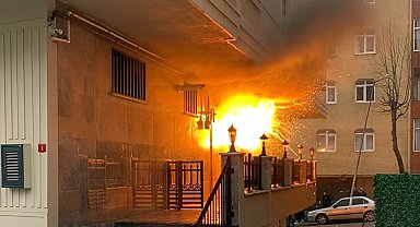 İstanbul- Avcılar'da elektrik panosunda patlama yaşandı; binadakiler panikle dışarı kaçtı