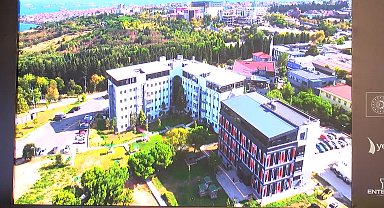 İstanbul - Bakan Kacır: Kart görmek istiyorsan bu Türkiye'nin 5'inci nesil Milli Muharip uçağımız Kaan'ın bilgisayar kartı