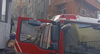 İstanbul- Beyoğlu'nda binada yangın -1