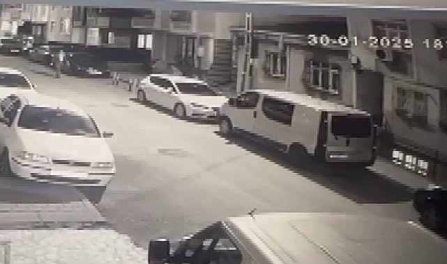 İstanbul- Eyüpsultan'da aile katliamı: Şüphelinin binadan çıkışı kamerada