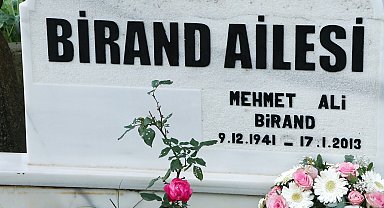 İstanbul - Gazeteci Mehmet Ali Birand mezarı başında anıldı