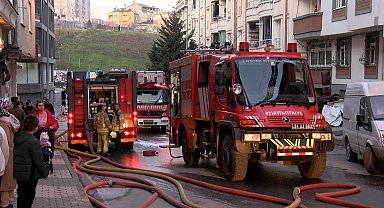İstanbul - Gaziosmanpaşa'da 5 katlı binanın çatısı yandı