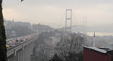İstanbul- İstanbul Boğazı'nda sis etkili oluyor