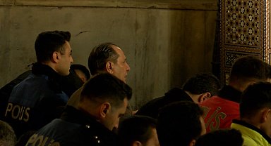 İstanbul - İstanbul Emniyet Müdürü Yıldız, Miraç Kandili dolayısıyla lokma ve lokum ikram etti