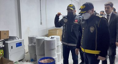 İstanbul - İstanbul'da operasyonda ele geçirilen uyuşturucular emniyette sergilendi