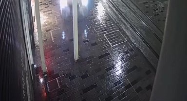İstanbul - İstiklal Caddesi'ndeki kaza kamerada