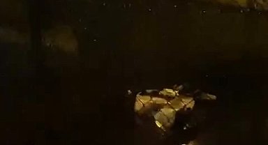 İstanbul -Kuzey Marmara Otoyolu'nda meydana gelen kazada hafriyat kamyonu dereye uçtu: 3 yaralı