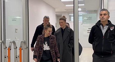 İstanbul- Oyuncu Deniz Işın, Ayşe Barım soruşturması kapsamında ifade verdi Ek bilgi ve görüntülerle