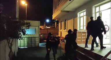 İstanbul - Pendik'te tartıştıkları kişiye silah doğrultan şüpheliler yakalandı