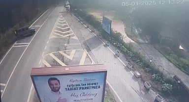 İstanbul - Sarıyer'de İranlı iş insanının ciple seyyar satıcıya çarpıp mesire alanına uçtuğu anlar kamerada