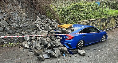 İstanbul - Sarıyer'de istinat duvarı otomobilin üzerine yıkıldı