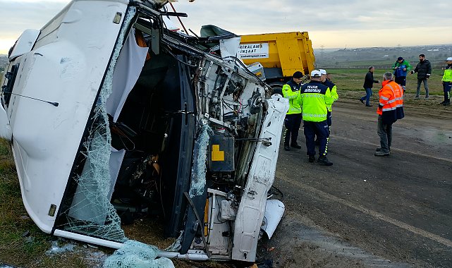 İstanbul- Silivri'de hafriyat kamyonuyla öğrenci servisi çarpıştı: 1'i çocuk 3 kişi yaralandı