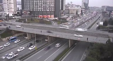 İstanbul- Tuzla'da yolun karşısına geçmeye çalışırken otomobilin çarptığı Batuhan hayatını kaybetti