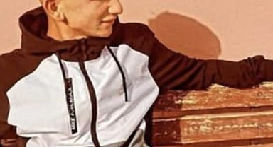 İstinat duvarına çarpan otomobilin ehliyetsiz sürücüsü öldü