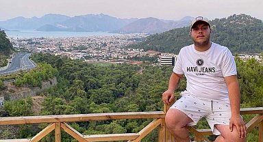 İzmir'de doğum günü kutlaması dönüşü kaza; 2 ölü, 1 yaralı