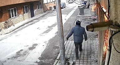 Jandarmayı gören şüpheli, kendisini kilitlediği evinde direniyor; ikna çabaları sürüyor