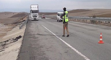 Kırşehir'de 11 kaçak göçmen ile 1 organizatör yakalandı